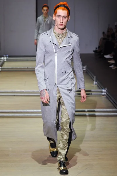 Look 2